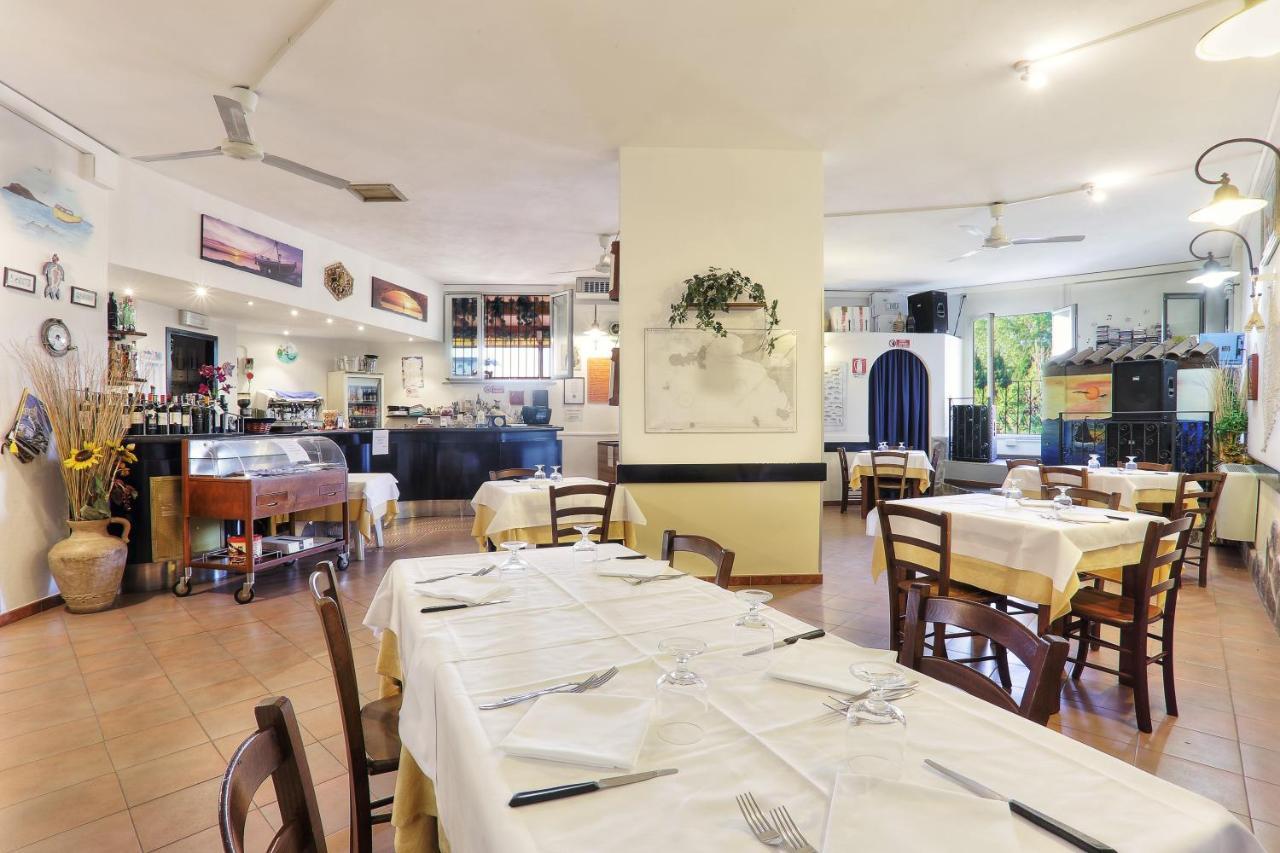 ואדה Oleandri Suite Hotel מראה חיצוני תמונה
