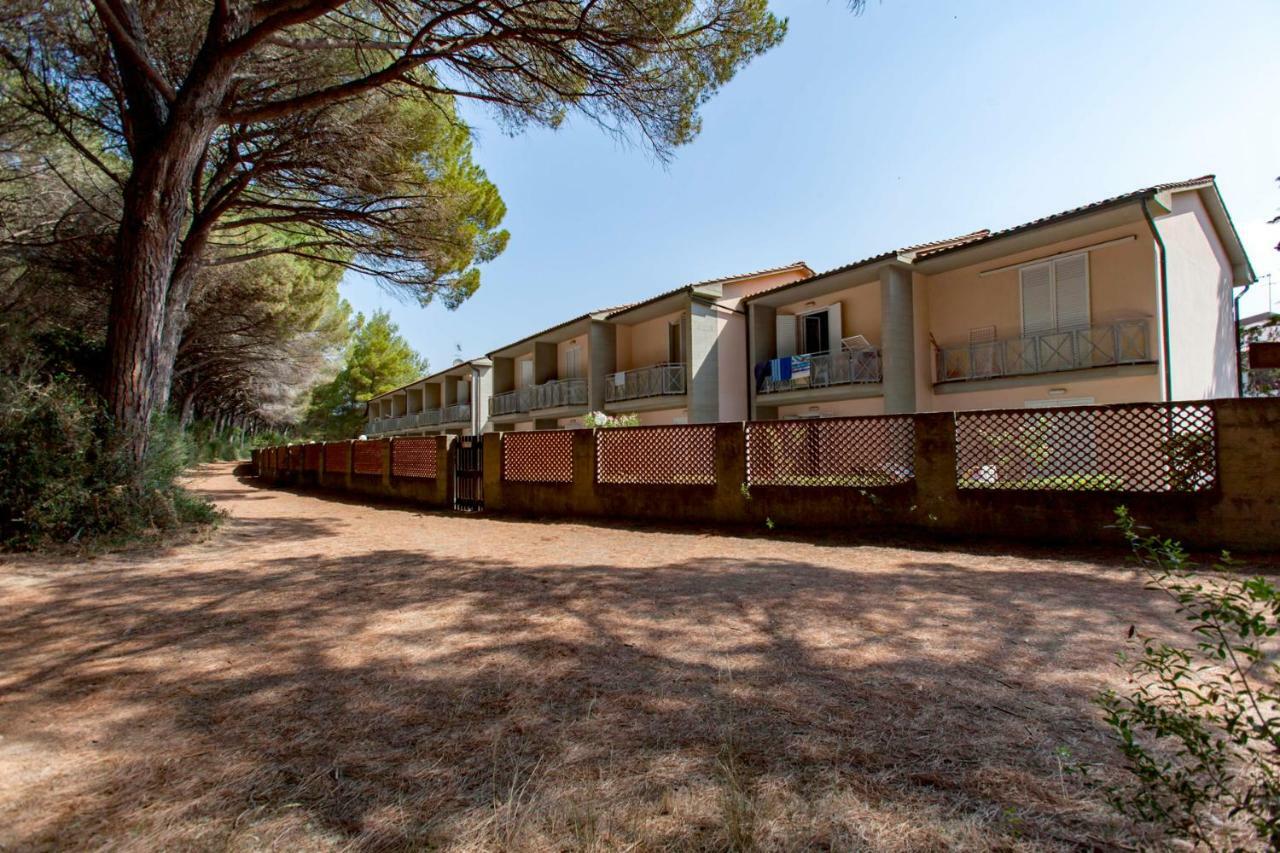 ואדה Oleandri Suite Hotel מראה חיצוני תמונה