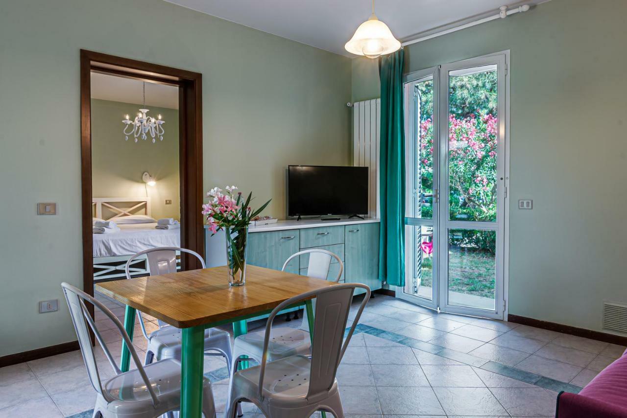 ואדה Oleandri Suite Hotel מראה חיצוני תמונה